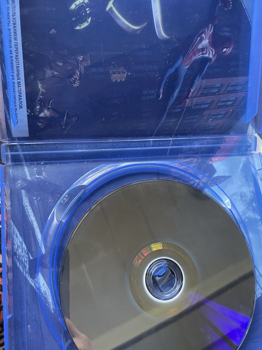 Диски PlayStation Spider-Man и Mortal Kombat