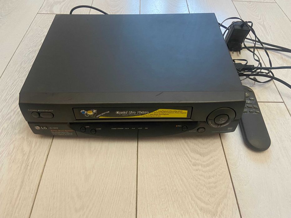 Видеомагнитофон LG AL182W