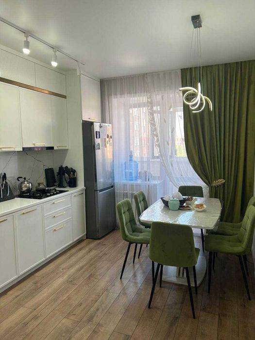 Продам 3-х комнатную квартиру в районе плазы