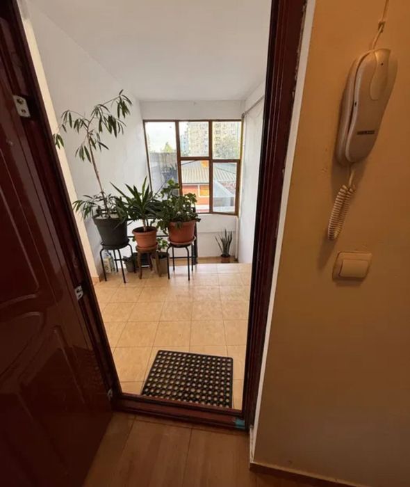 Inchiriez garsoniera Rahova