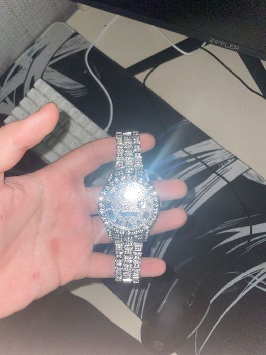 Наручные часы шикарные
