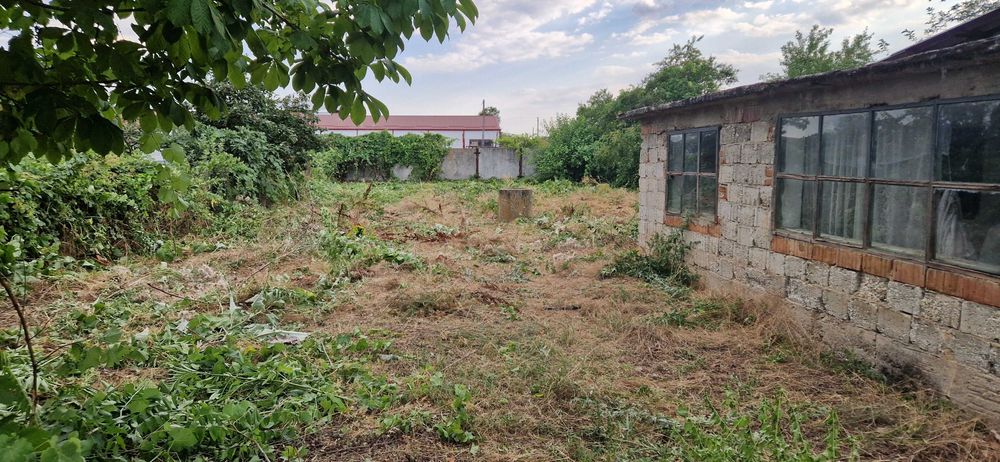 Teren intravilan 860 mp – Nanov, toate utilitățile, POT 40%, P+2