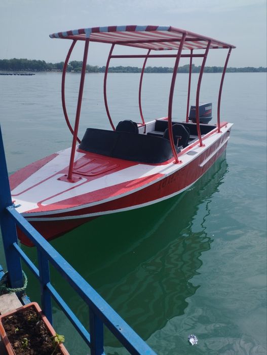 Продается амур с мотором Ямаха 75 2х тактный Бро