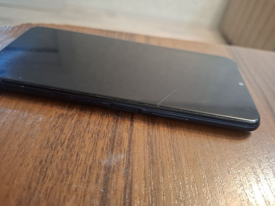 Продам телефон срочно