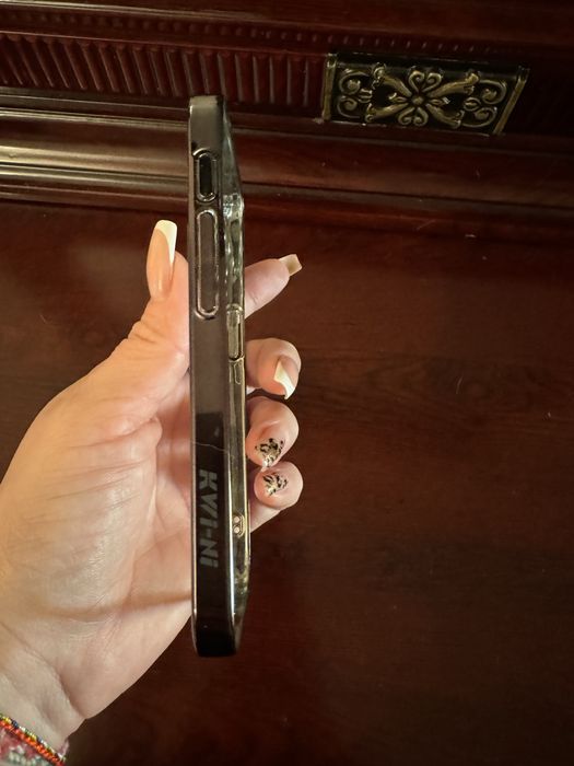 Продам чехол на iphone 15 Pro НОВЫЙ