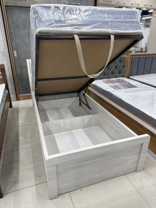 Кровать односпальная с механизмом сундук от производителя.