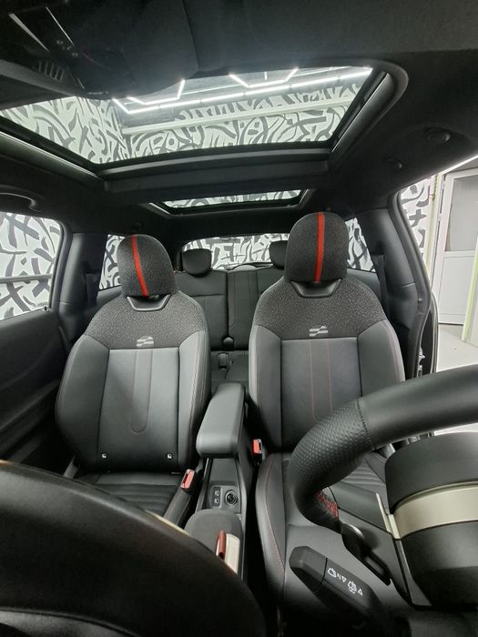 MINI John Cooper Works 2025 — imagine 5