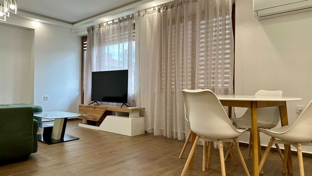 Дава се под наем Тристаен апартамент в Габрово, Център - 89 кв.м за 459 € - Снимка #3