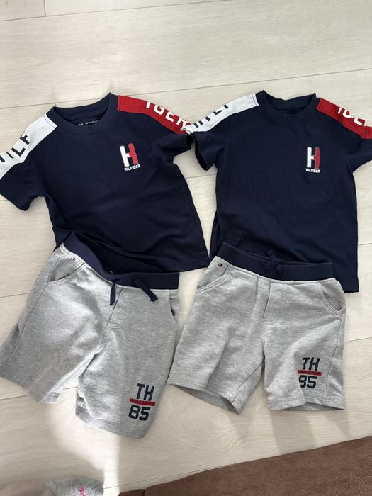 2 seturi Tommy Hilfiger 3-4 ani bumbac