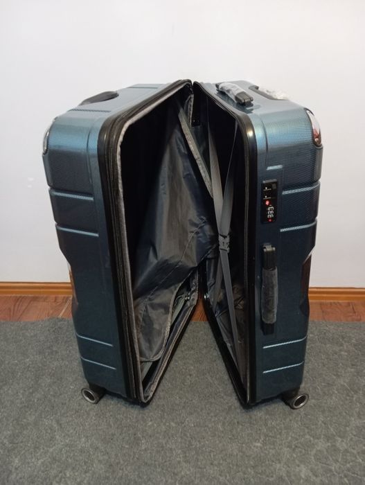 Чемодан Travel Gear большой