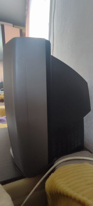 Телевизор продаётся .недорого