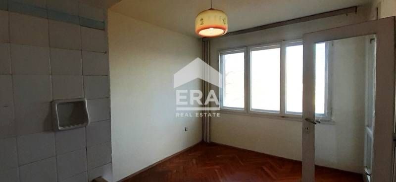 Четиристаен апартамент в жк Чайка град Варна