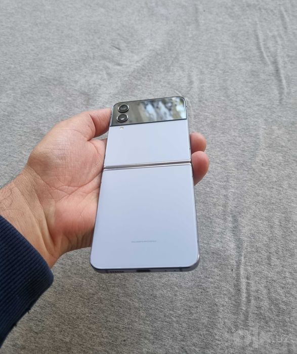 Samsung Galaxy Z Flip 4 256/8GB ideal Sotiladi