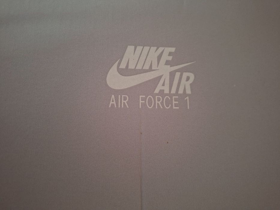 Продам кроссовки nike