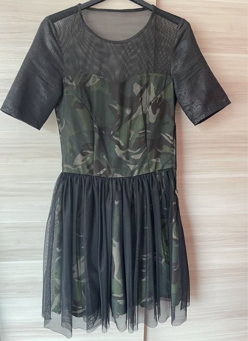 Дамска рокля с тюл