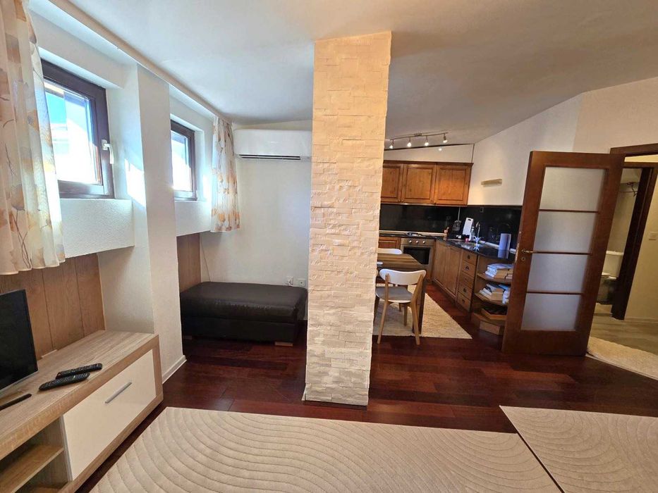 Южен двустаен апартамент под наем в новата част на Банско