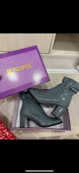 Жеңіл етік 6000 тг