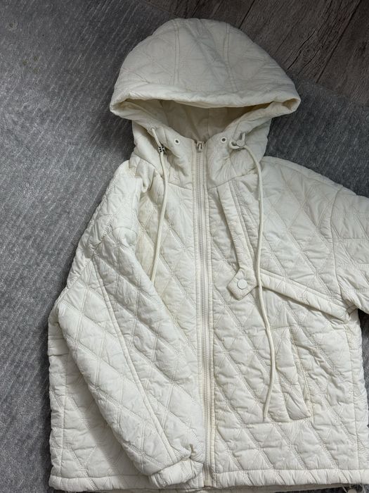 Продам куртку для девочки