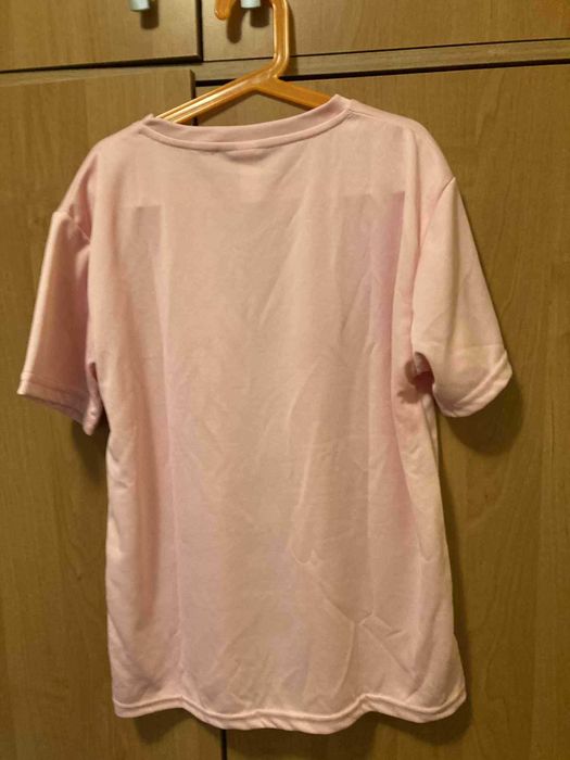 Чисто нова розова тениска унисекс