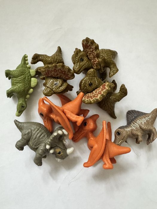 Продам или поменяю киндер dino киндеры динозавры
