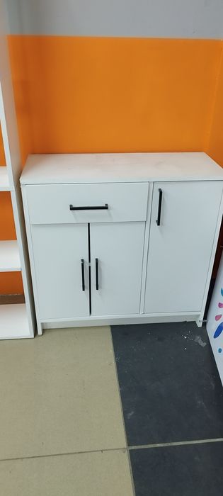 Продается шкафчик и стелаж