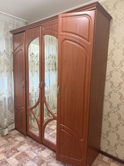 Шкаф 2 зеркало он беске
