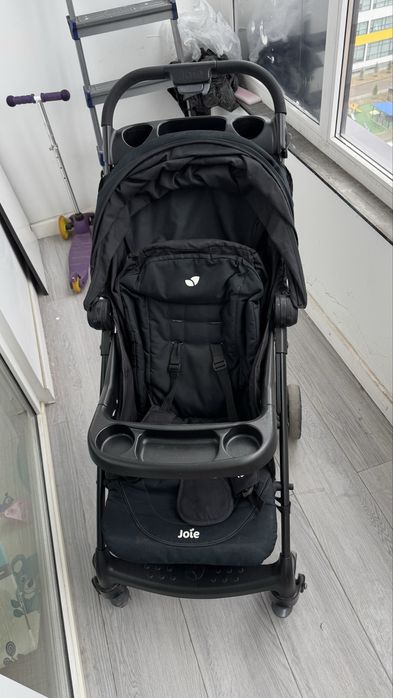 Коляска прогулочная Joie