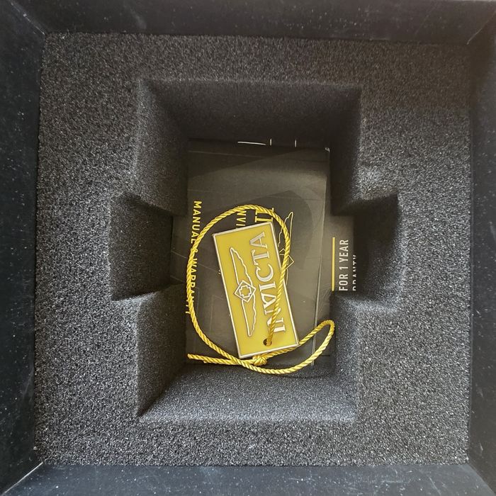 Продавам 2 часовника