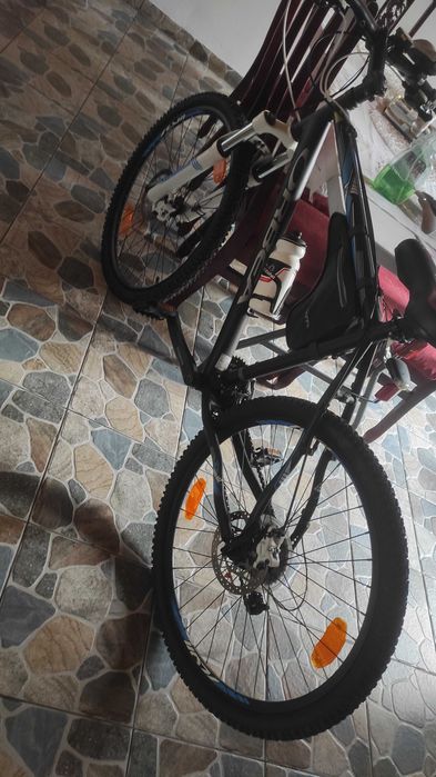 Bicicleta folosita foarte puțin