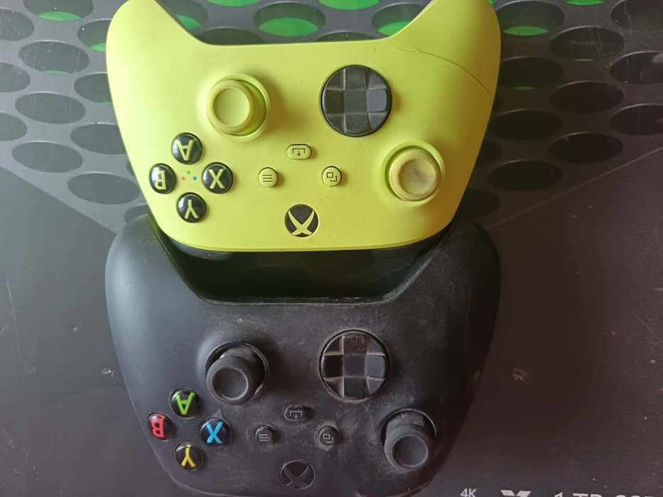 vand xbox one ( putine ore )