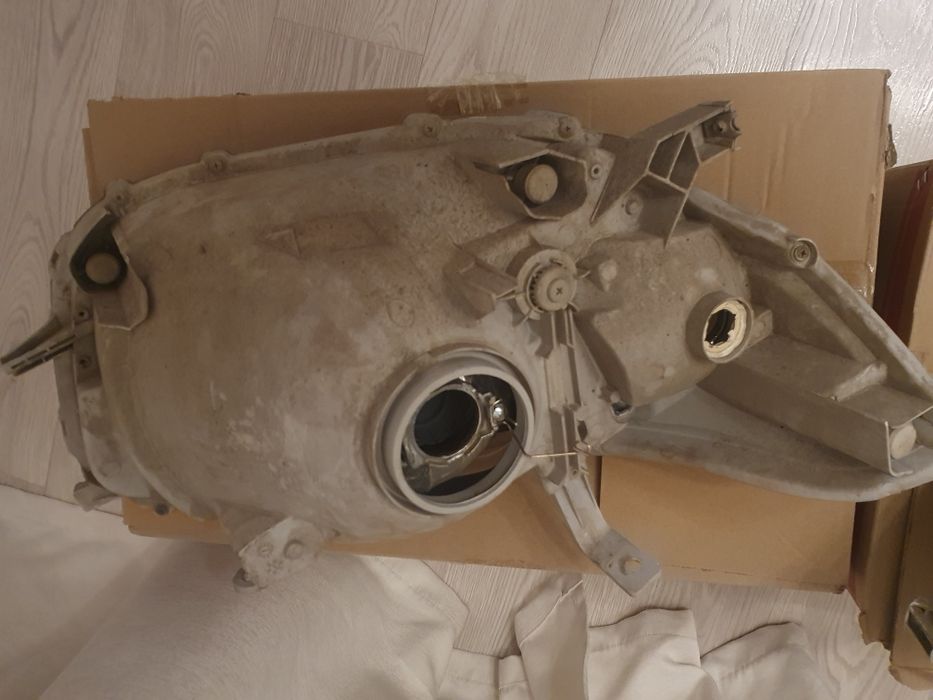 Фары для Toyota Highlander