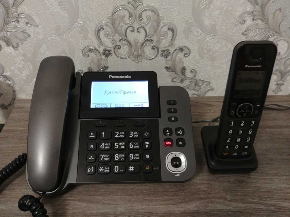 Телефон Panasonic KX-TGF320