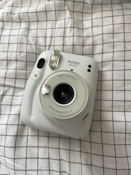 Фотоаппарат мгновенной печати instax mini 11