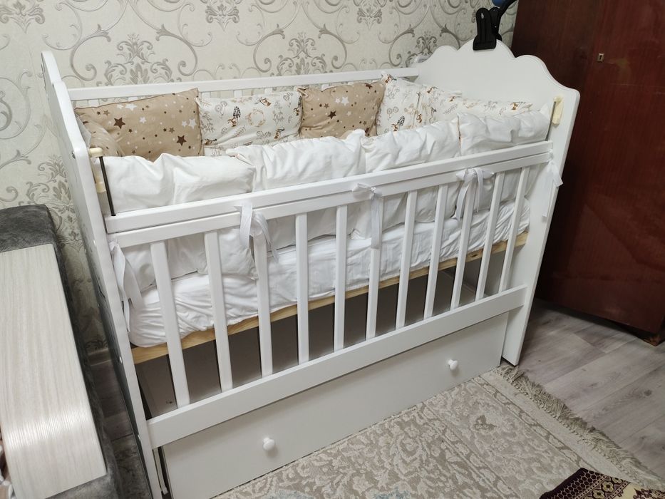 Детская кроватка