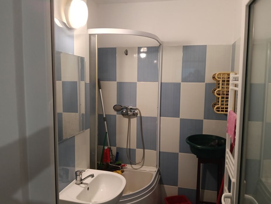 Închiriez apartament, zona Posada