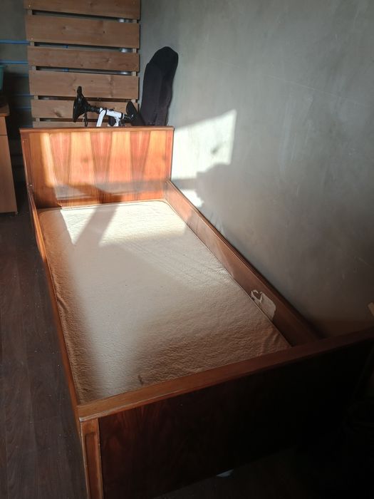 Кровать. 180*90.без матраса.