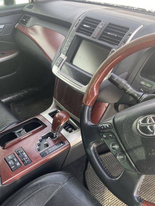 Тойота краун маджеста 200