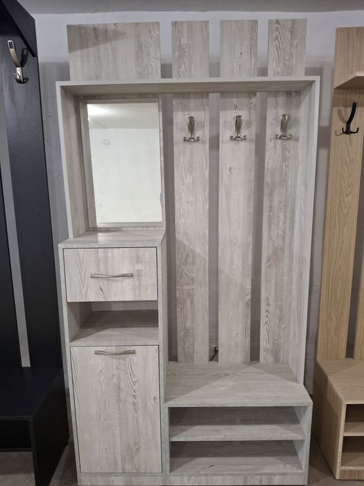 Прихожие готовые и на заказ