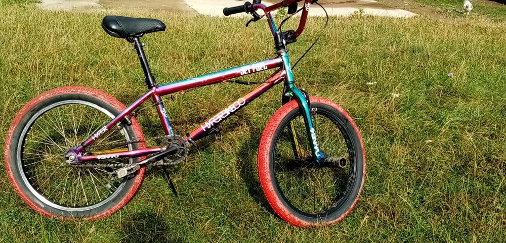 Vând bmx multicolor!!
