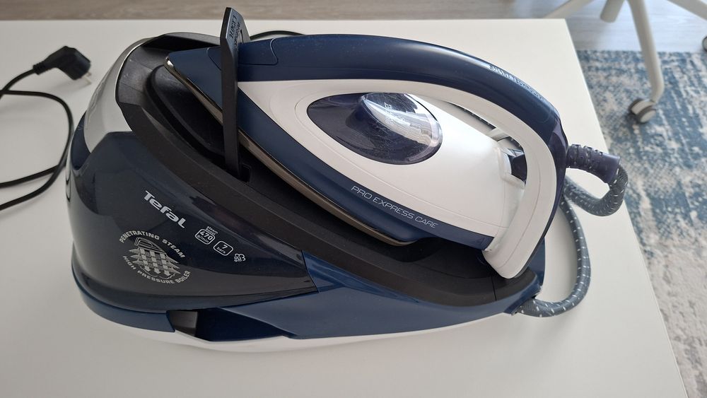 Statie de calcat Tefal