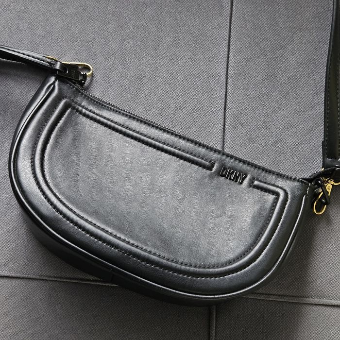 Чёрная сумка DKNY