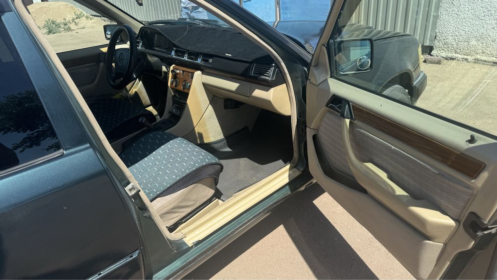 Mercedes benz 1993 года