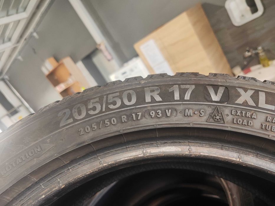 2бр.зимни гуми 205/50/17 Semperit