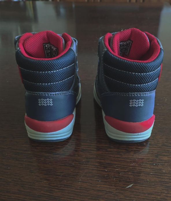 Чисто нови ботушки Geox, 22 номер

Топли, водоустойчиви Ampho