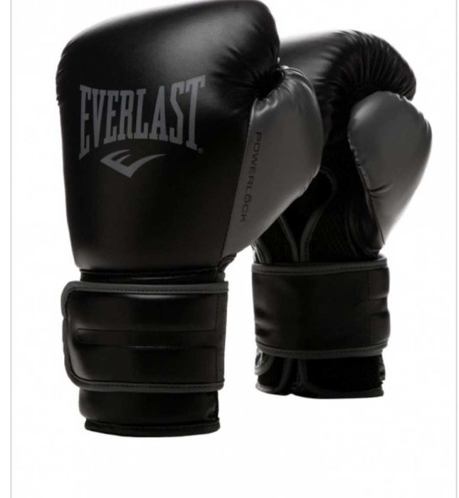 НОВИ боксови ръкавици Everlast 12oz