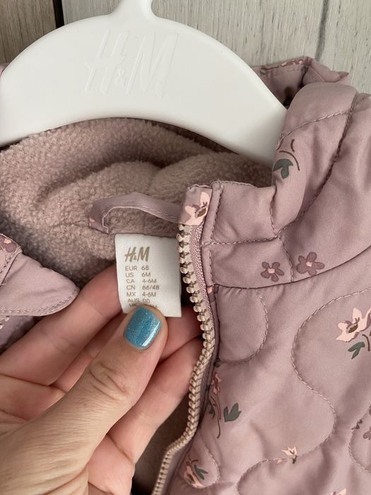 Бебешки космонавт HM в размер 68 (уголемен според мен)