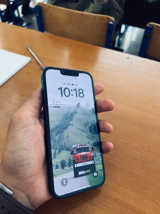 Iphone 13 в хорешем состояни