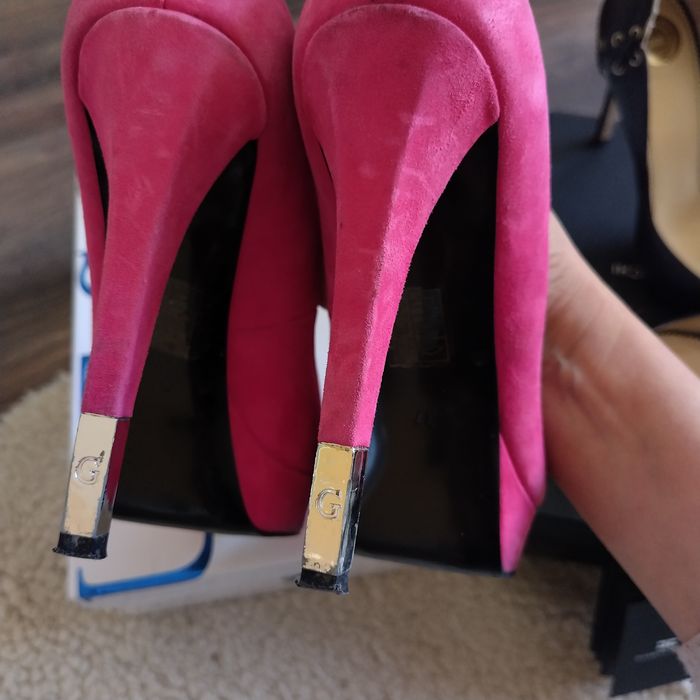 Токчета Guess 37