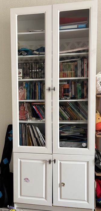 Продам книжный шкаф