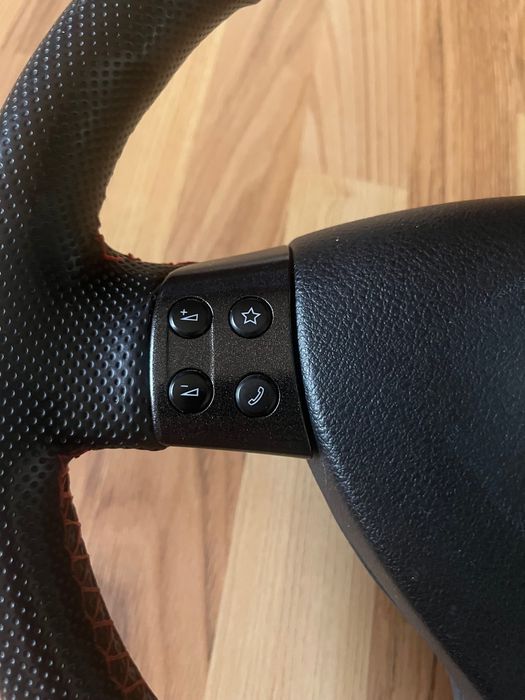 Volan cu comenzi vw golf 5 passat b6 tiguan cu 8 butoane si airbag